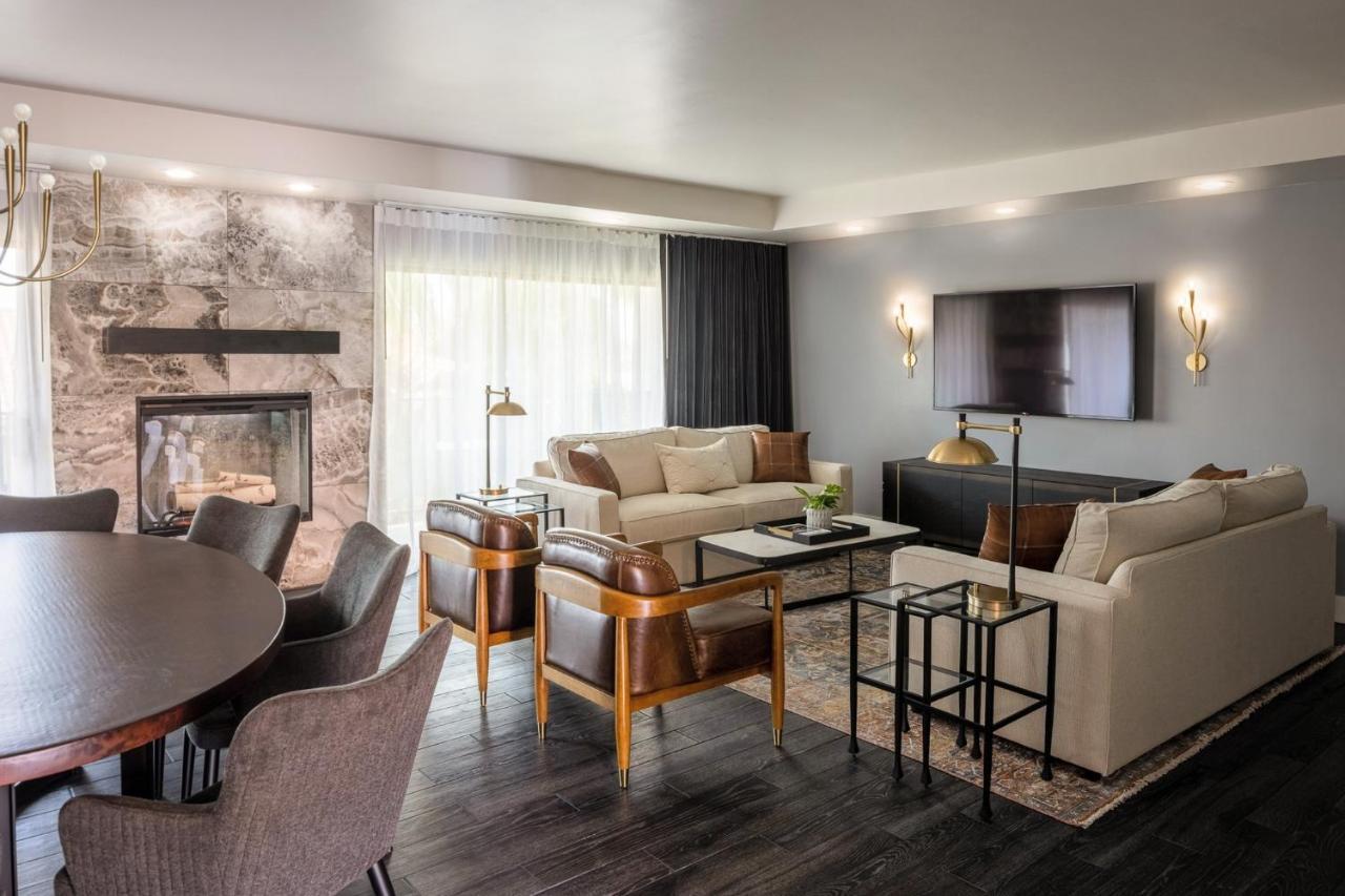 One-Bedroom Suite with Balcony and Courtyard View,1356817703:JPEG