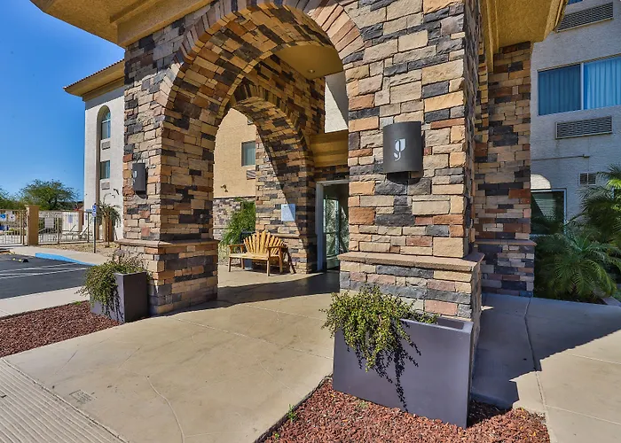 Wingate By Wyndham Phoenix